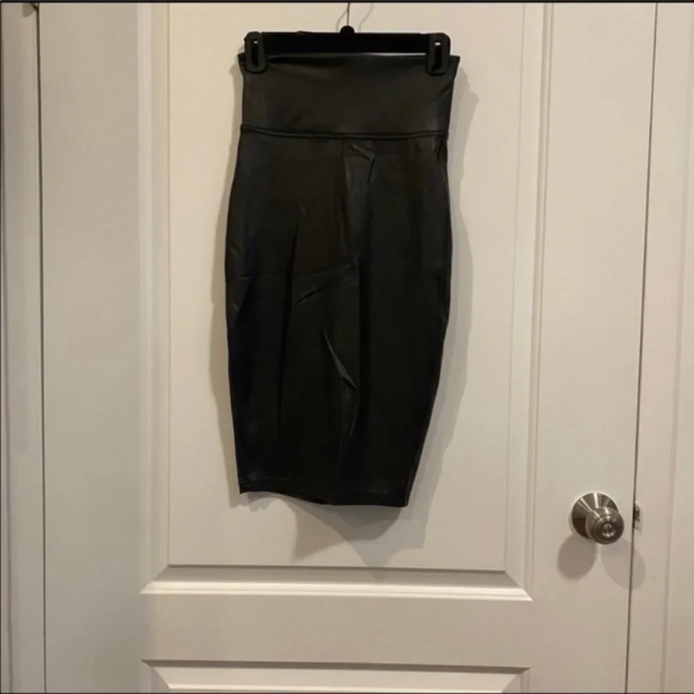 Spanx Faux Leather Pencil Skirt - Picture 4 of 5